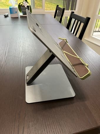 laptop stand 2
