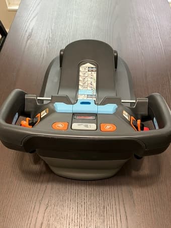 uppababy car seat base 1