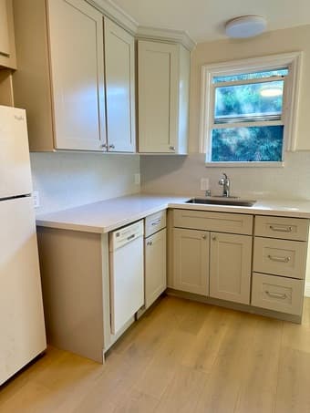Across from Stanford Campus: 1bed/1bath apartment for rent 1