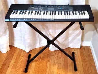 61 key CASIO CTK-2550 electronic keyboard for beginner pianists 1