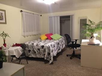 large room to rent - $1,275 @stanford.edu 2