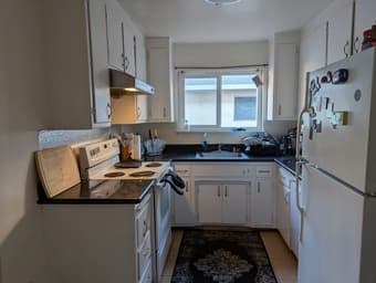 Spacious room in a 3b/2b apartment in Sunnyvale 4