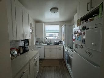 Room in 2bed/1bath available in Palo Alto, steps away from Stanford! 2