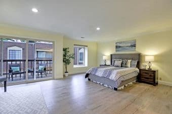 Available immediately: Large master room with private bathroom 3