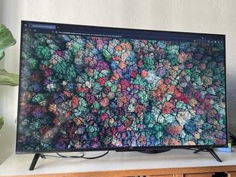 43" 4K Smart Roku TV - Black 1