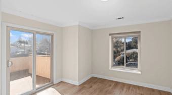 Furnished room with private balcony close to Stanford 2