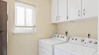 Furnished room with private balcony close to Stanford 3