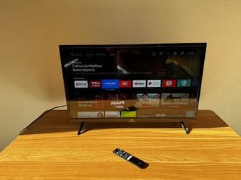 HD LED smart TV for Sale – Perfect for a Student Dorm 1