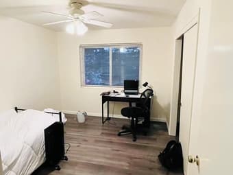 【Palo Alto 94306】 【Rent O-N-E room in 2B1B Apt】【 available in Feb】 4
