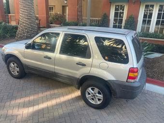 Ford Escape 2006 - Clean Title - 179K miles 3