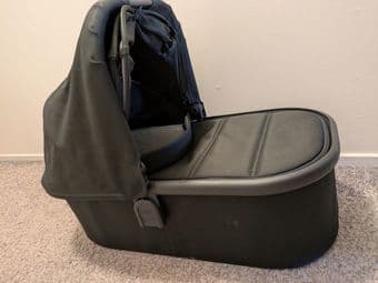 SNOO with a lot of accessories 3