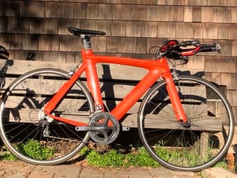 Triathlon Bike - Carbon Fiber Frame, High-End Components 1