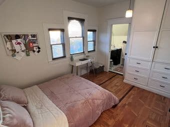 Master bed in SF in beautiful house, perfect for Caltrain to Stanford 4