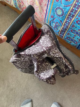 Suitcase for sale - excellent condition 2