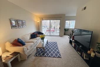 Room & bathroom in 2 bedroom in Palo Alto 2