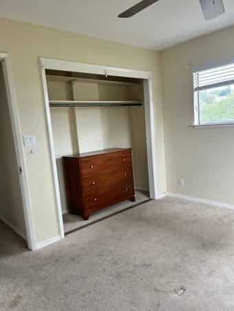Bedroom in a shared house in Redwood City available 02/02 1