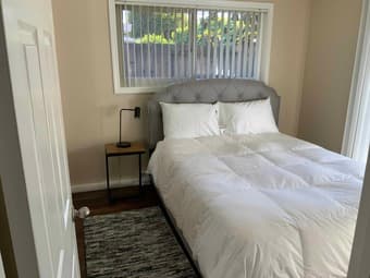 Furnished Master Bedroom - in two bedroom flat - short term possible! 2
