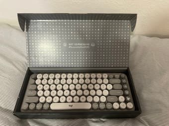 Logitech POP Keys Mechanical Wireless Keyboard (Mist Gray) 2