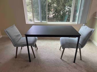 Dining table + 2 chairs 2