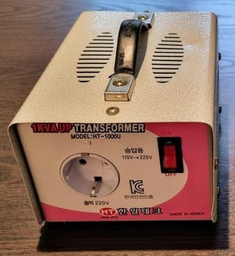 Step Up Voltage 110v to 220v Converter (1000W) 1