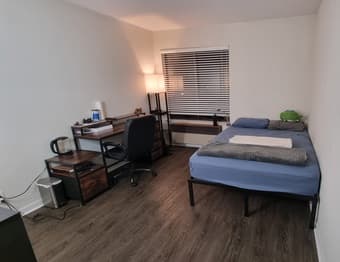 1B/1B in a 3B/3B apartment in Menlo Park available from March 1