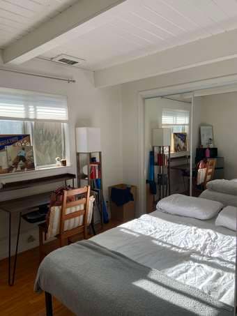 A lovely bedroom in a charming big house in midtown Palo Alto 1