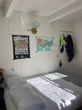 A lovely bedroom in a charming big house in midtown Palo Alto 2