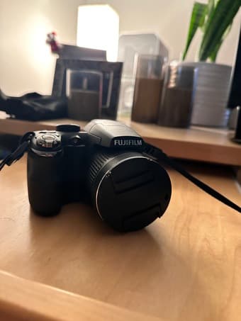 FUJIFULM DIGITAL CAMERA 2
