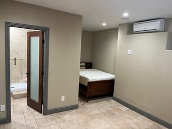 Room for rent w/bathroom, private entrance in Portola Valley 2