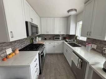 Bedroom + private bathroom in 2B2B apartment in quiet neighborhood (me 2