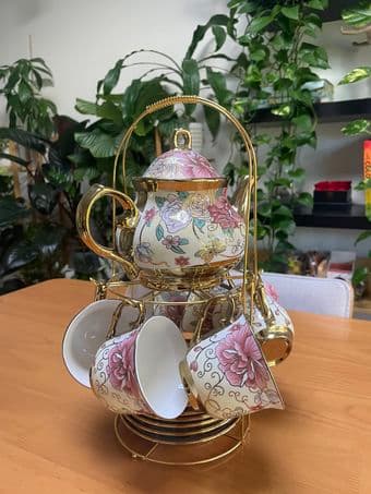 Beautiful vintage style tea set 1