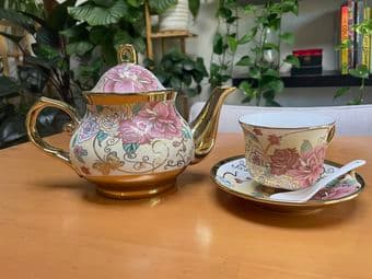 Beautiful vintage style tea set 2