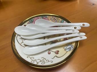 Beautiful vintage style tea set 3