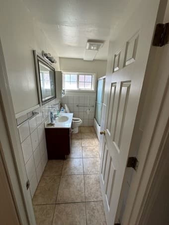 A furnished room will be available for renting from April1th 2025 4