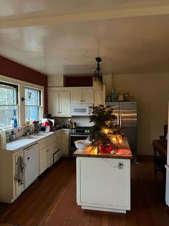 The Hackmann House - $1,100 1