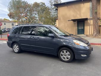 For Sale: 2007 Toyota Sienna XLE– 7-passenger – $4,500 – 198k miles 1
