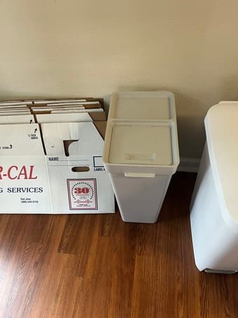 Selling Ikea Kitchen Trash bin Hallar with 9 gallon volume 1