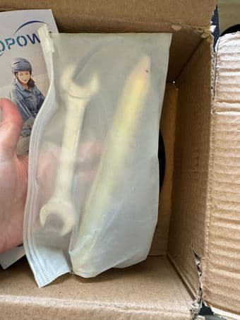 COMPLETELY NEW: TOPOWN 2 pcs Solid Tire for Electric Scooter 4