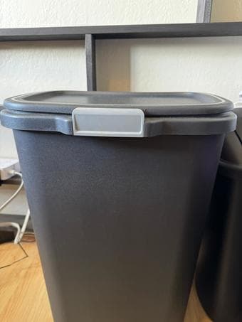 Hefty 13gal Odor Block Trash 1