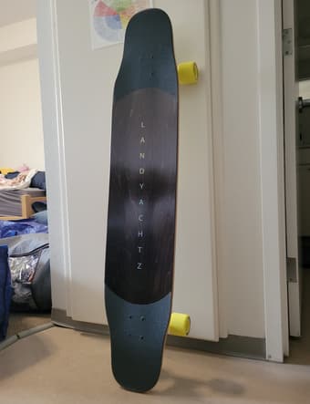 Landyachtz longboard (almost new) - free helmet + protection gears 2