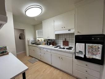 Availble 4/5 - 1 Bed 1 Bath w/ Patio Palo Alto 3