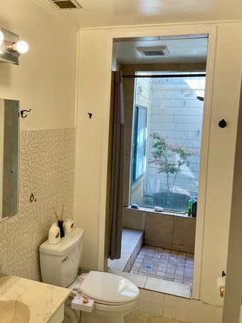 $1960 - Huge room with the most peaceful shower! APRIL-JULY 2