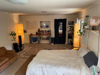 $1960 - Huge room with the most peaceful shower! APRIL-JULY 3