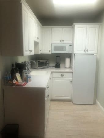 Rare Furnished Apartment w/ Private Balcony in Heart of Palo Alto 3