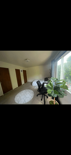 Master Bedroom w/ En Suite Bath near downtown Menlo Park 2