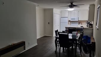 1B/1B in a 3B/3B apartment in Menlo Park available now 3