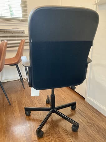 Selling a black, swivel desk chair 2