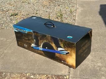Selling Onewheel XR+ with accessories < 10miles 1