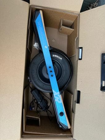 Selling Onewheel XR+ with accessories < 10miles 3