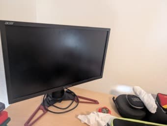 Selling gaming monitor (144hz) for 80$ 1